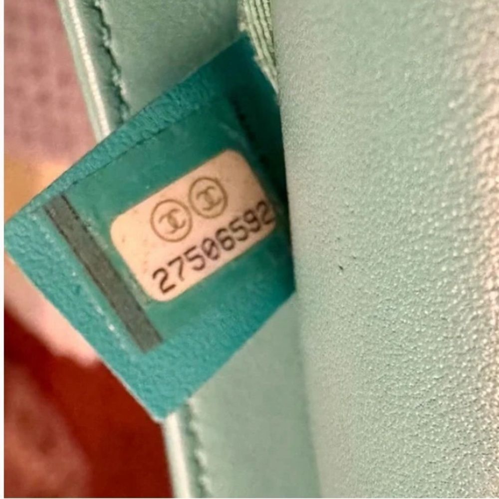 2019 *LIKE NEW* Authentic 🌺CHANEL🌺 CC *TIFFANY-BLUE/GREEN* Quilted Calfskin Mini - Picture 5 of 14